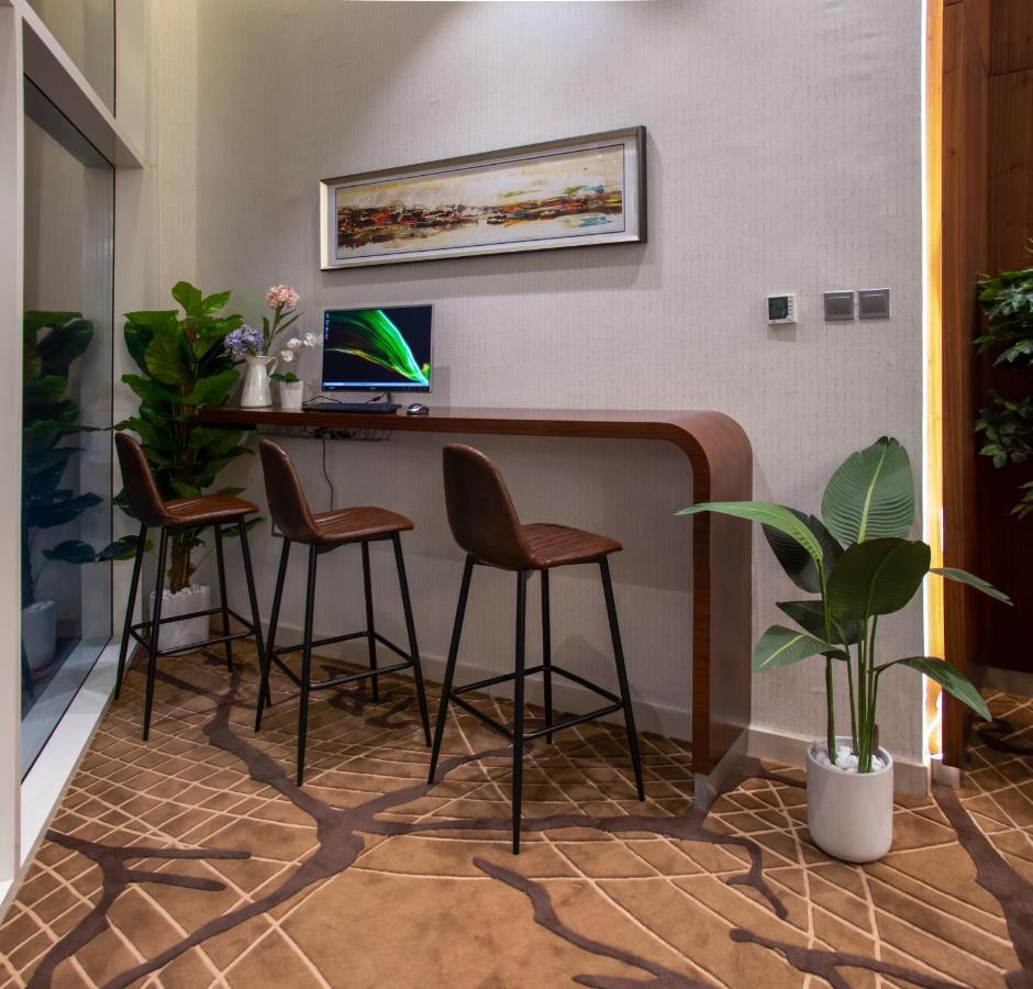 Viola Hotel Apartments Sharjah Ngoại thất bức ảnh